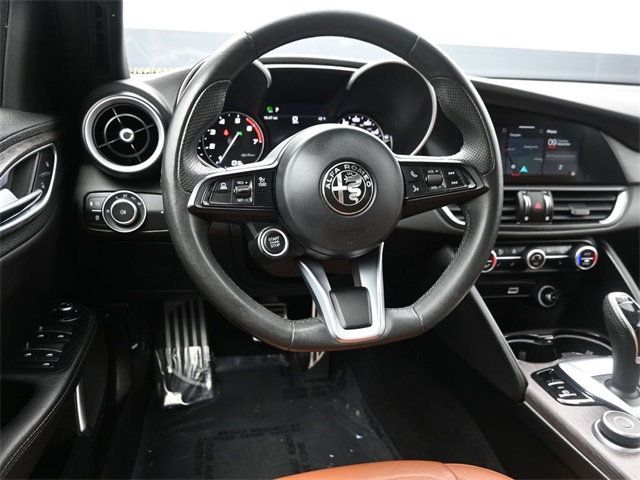 2022 Alfa Romeo Giulia Ti - 22953721 - 18