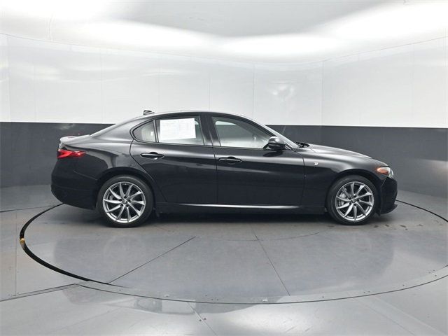 2022 Alfa Romeo Giulia Ti - 22953721 - 33