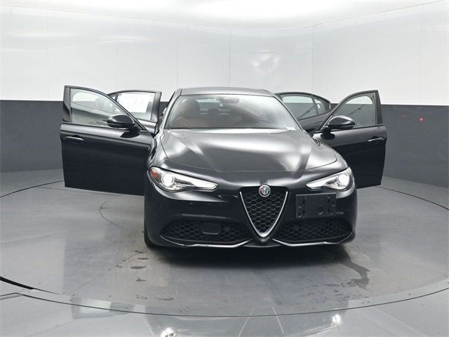2022 Alfa Romeo Giulia Ti - 22953721 - 36