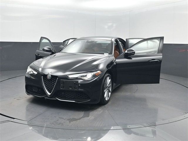 2022 Alfa Romeo Giulia Ti - 22953721 - 39