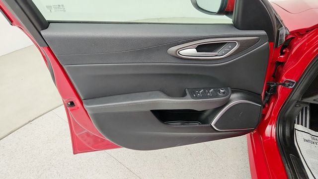 2022 Alfa Romeo Giulia Ti AWD - 22944168 - 10