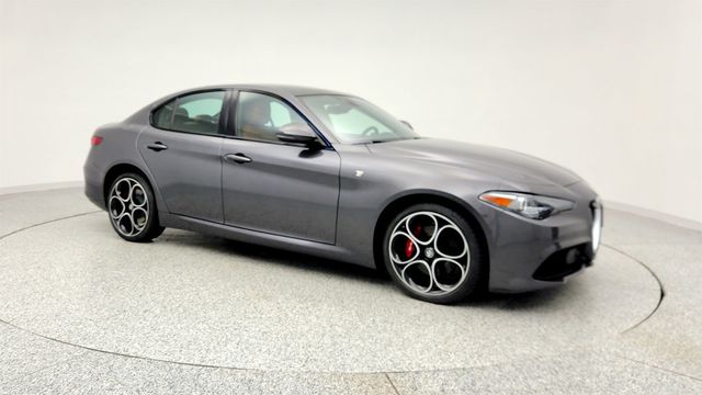 2022 Alfa Romeo Giulia Ti AWD with 19'' Aluminum Wheels & Leather Seats - 22971170 - 2