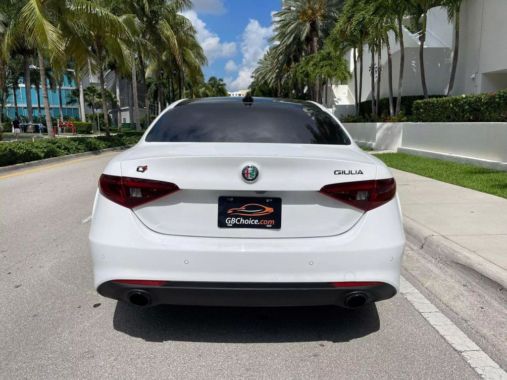 2022 Alfa Romeo Giulia Ti Sedan 4D - 22473227 - 8