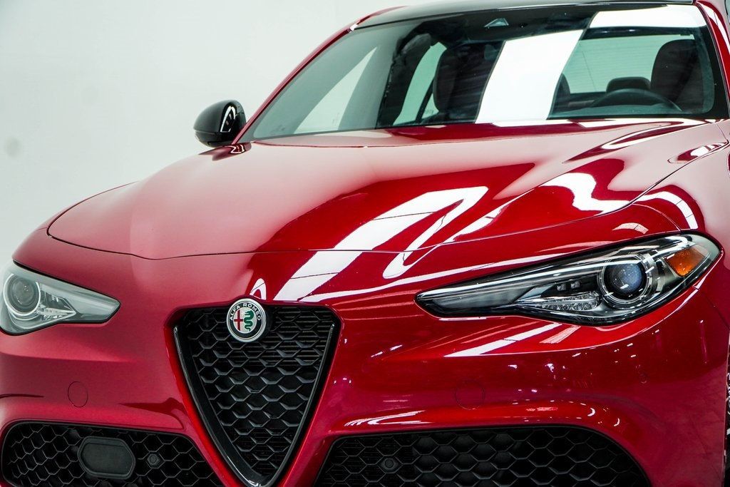 2022 Alfa Romeo Giulia Ti - VELOCE photo 2