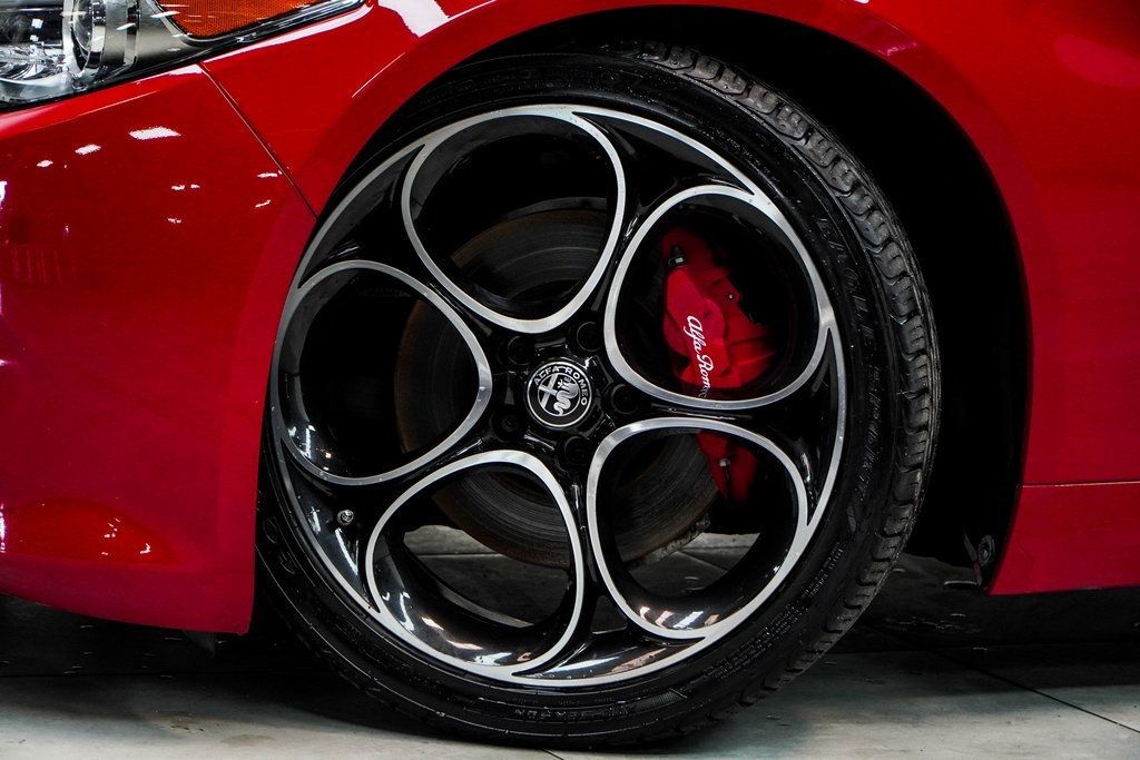 2022 Alfa Romeo Giulia Ti - VELOCE photo 3