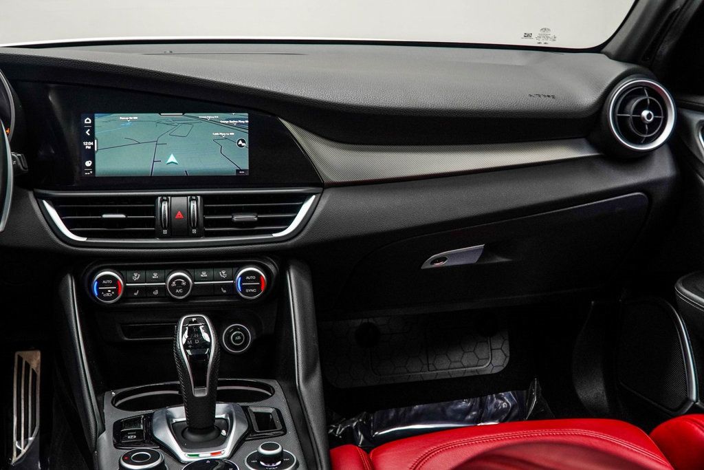 2022 Alfa Romeo Giulia Ti - VELOCE photo 18