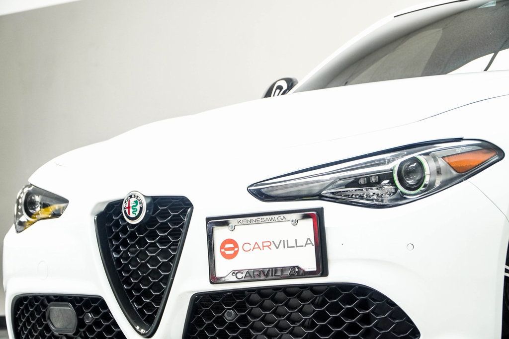 2022 Alfa Romeo Giulia Ti - VELOCE photo 2
