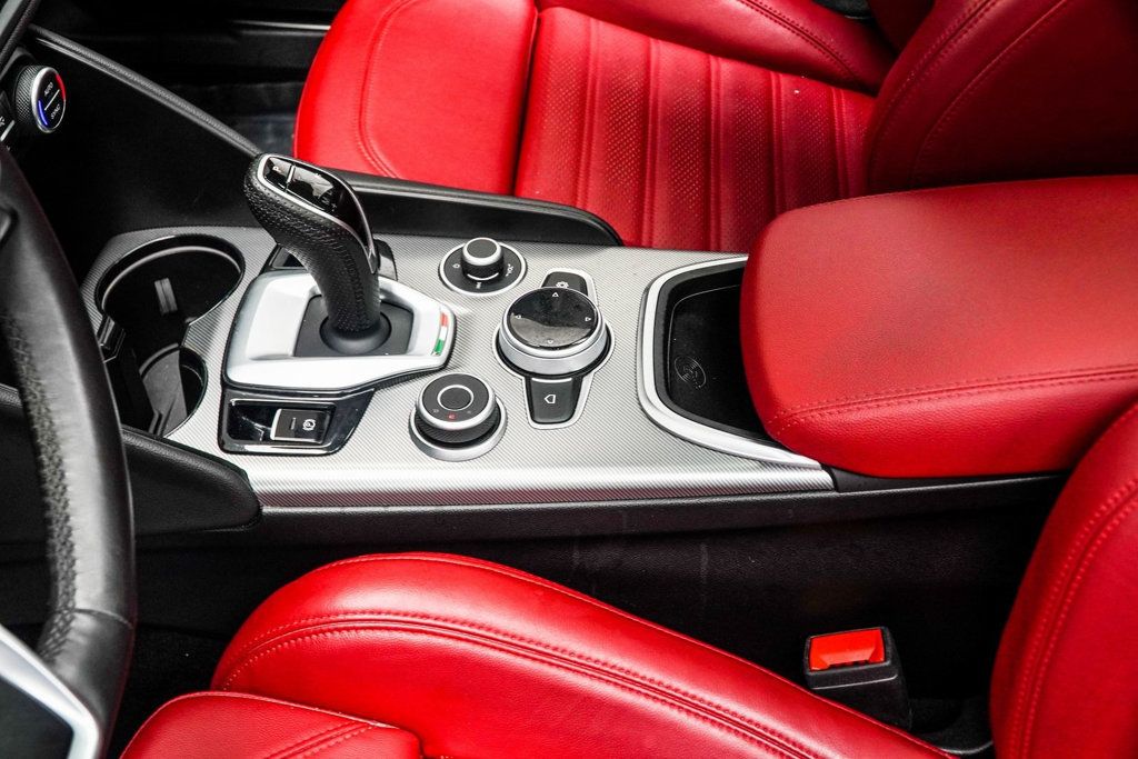2022 Alfa Romeo Giulia Ti - VELOCE photo 20