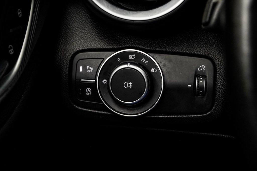 2022 Alfa Romeo Giulia Ti - VELOCE photo 32
