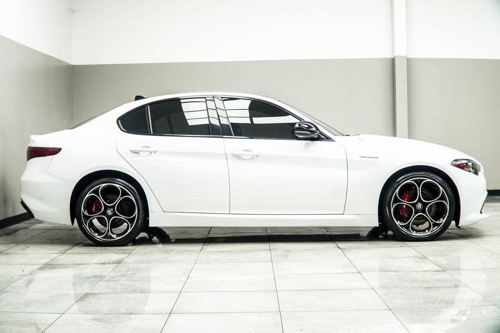 2022 Alfa Romeo Giulia Ti - VELOCE photo 7