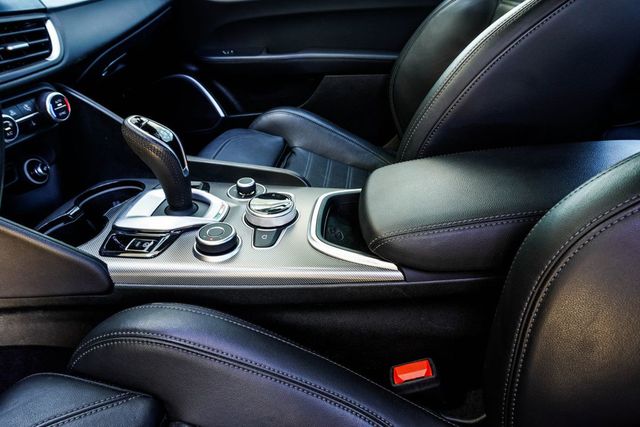 2022 Alfa Romeo Giulia Veloce - 22988339 - 18