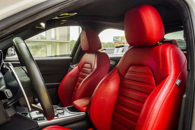 2022 Alfa Romeo Giulia Veloce - 23073560 - 38