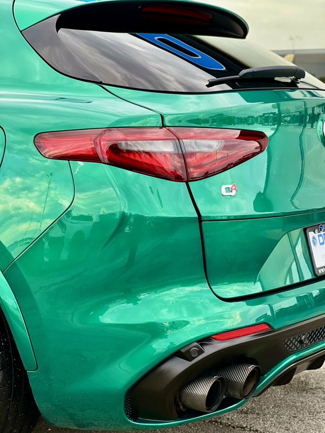 2022 Alfa Romeo Stelvio Quadrifoglio AWD - 23073701 - 11