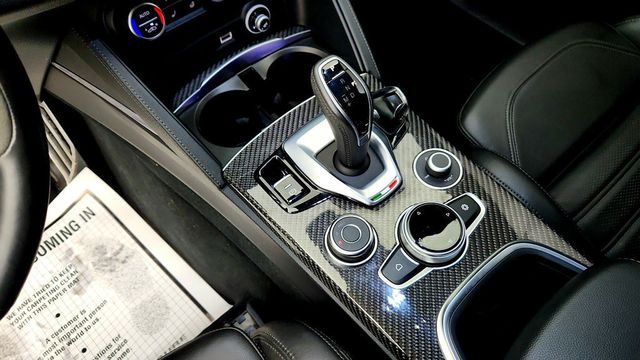 2022 Alfa Romeo Stelvio Quadrifoglio AWD w/ Active Assist Plus, Sunroof & Red Calipers - 23088086 - 17