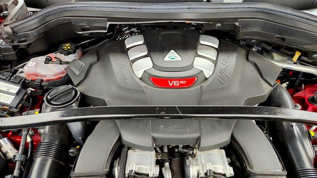 2022 Alfa Romeo Stelvio Quadrifoglio AWD w/ Active Assist Plus, Sunroof & Red Calipers - 23088086 - 27