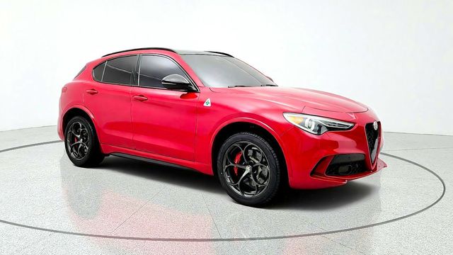 2022 Alfa Romeo Stelvio Quadrifoglio AWD w/ Active Assist Plus, Sunroof & Red Calipers - 23088086 - 2