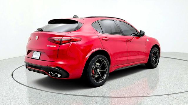 2022 Alfa Romeo Stelvio Quadrifoglio AWD w/ Active Assist Plus, Sunroof & Red Calipers - 23088086 - 4