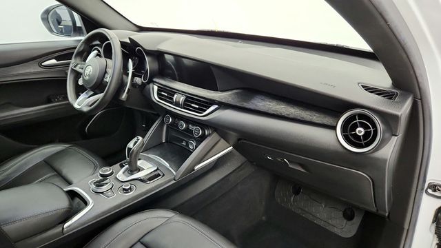 2022 Alfa Romeo Stelvio Sprint with Dual-Pane Sunroof & 19'' Wheels - 22945362 - 23