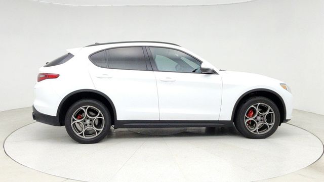 2022 Alfa Romeo Stelvio Sprint with Dual-Pane Sunroof & 19'' Wheels - 22945362 - 3