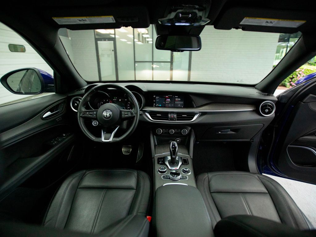 2022 Alfa Romeo Stelvio Ti photo 17