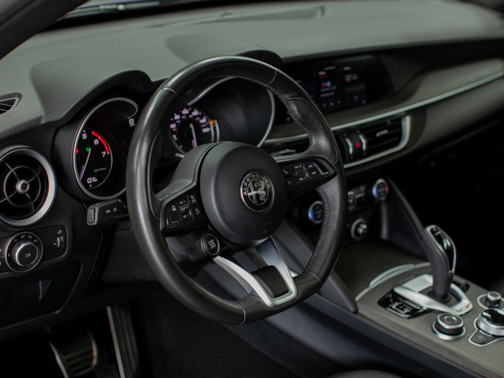 2022 Alfa Romeo Stelvio Ti photo 19