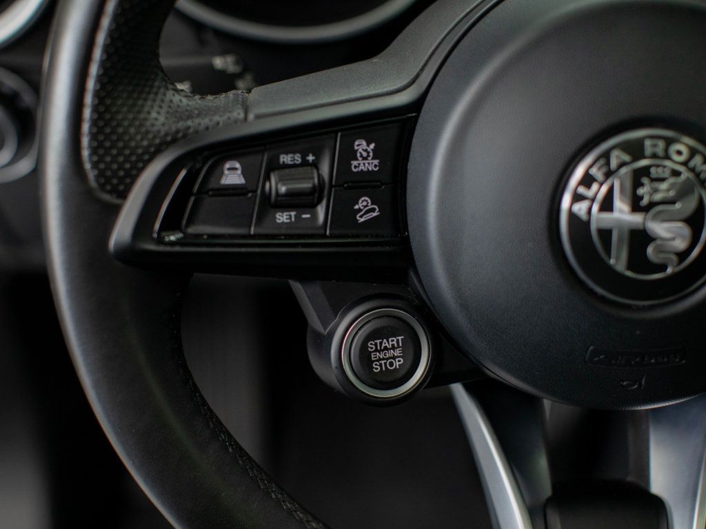 2022 Alfa Romeo Stelvio Ti photo 21