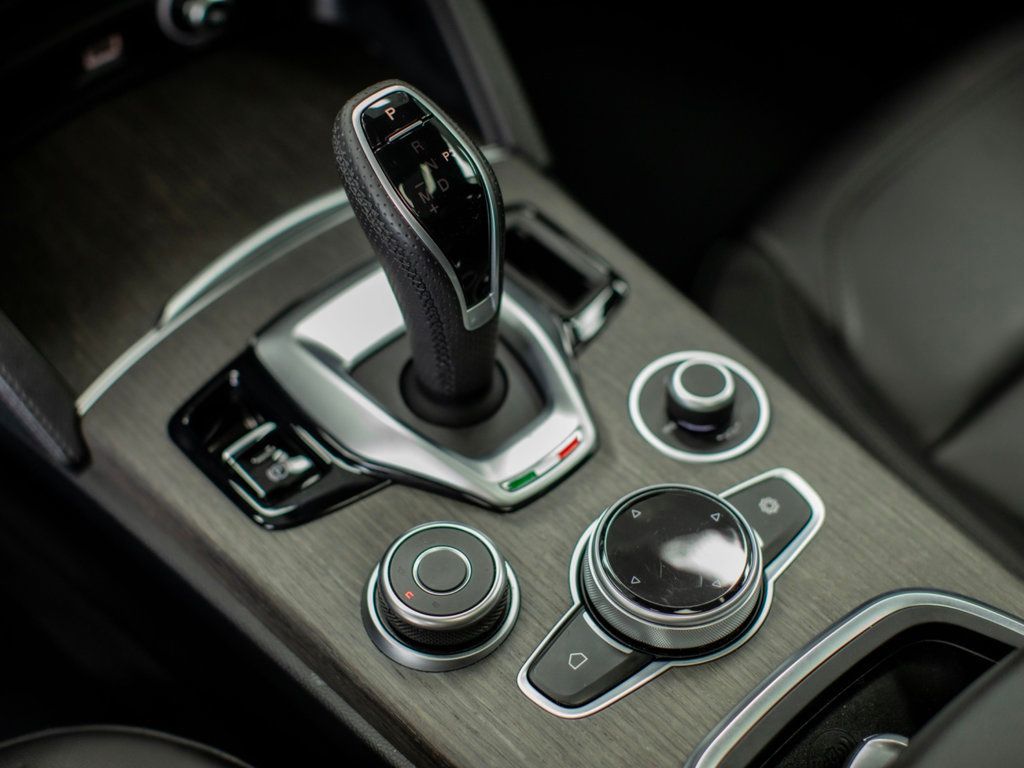 2022 Alfa Romeo Stelvio Ti photo 25