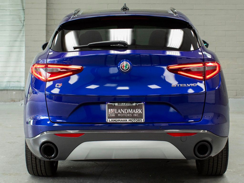 2022 Alfa Romeo Stelvio Ti photo 31