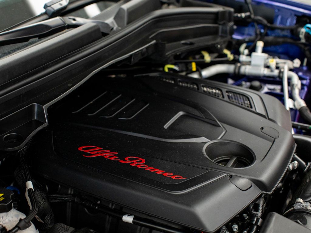 2022 Alfa Romeo Stelvio Ti photo 6
