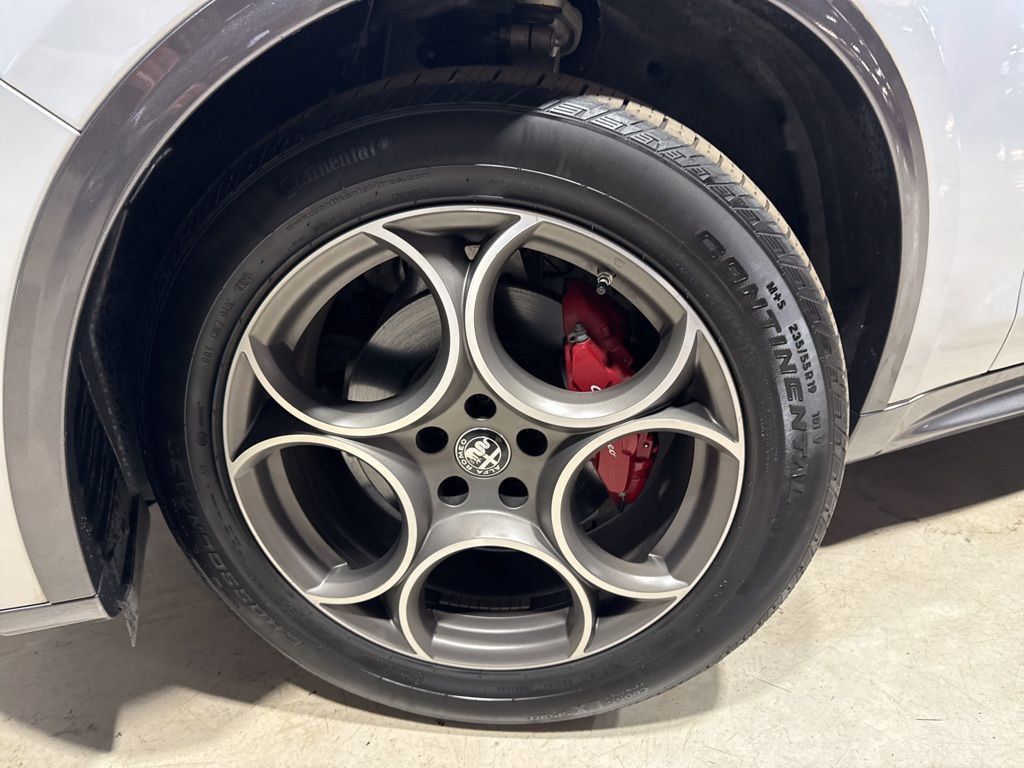 2022 Alfa Romeo Stelvio Ti - 23004131 - 1