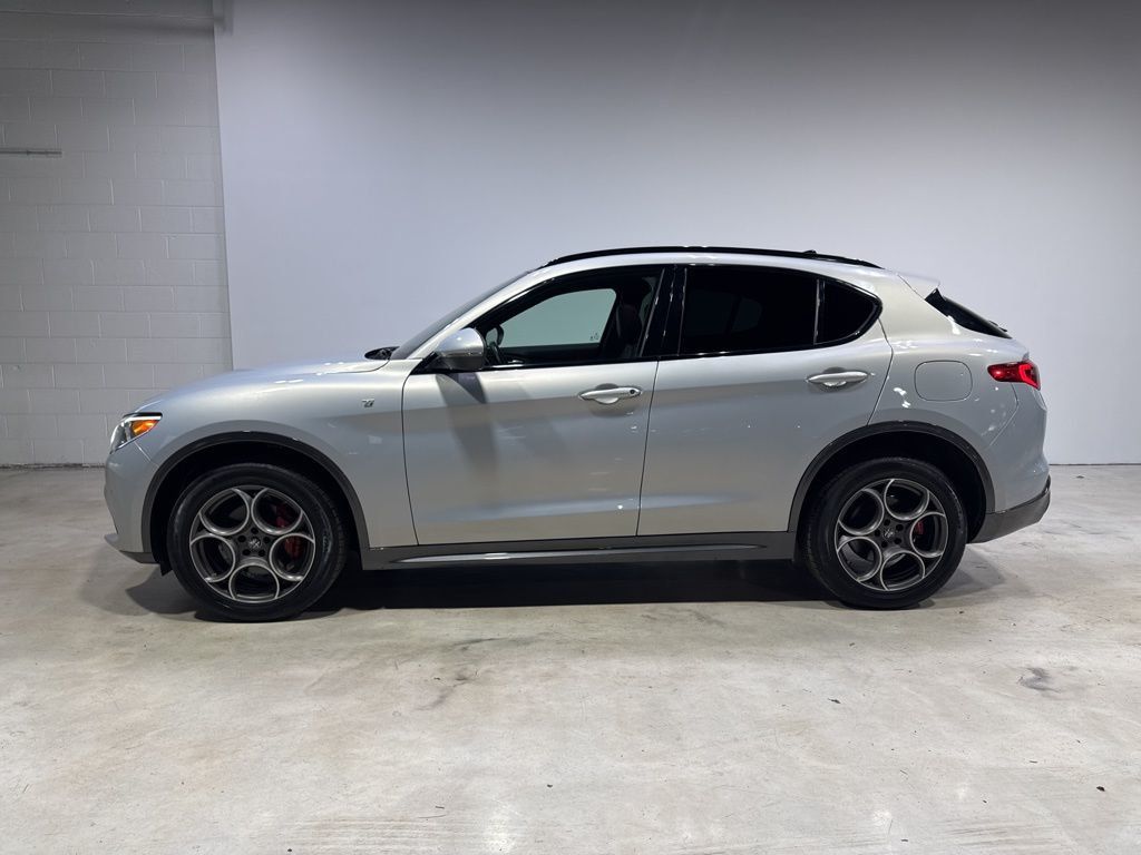 2022 Alfa Romeo Stelvio Ti - 23004131 - 3
