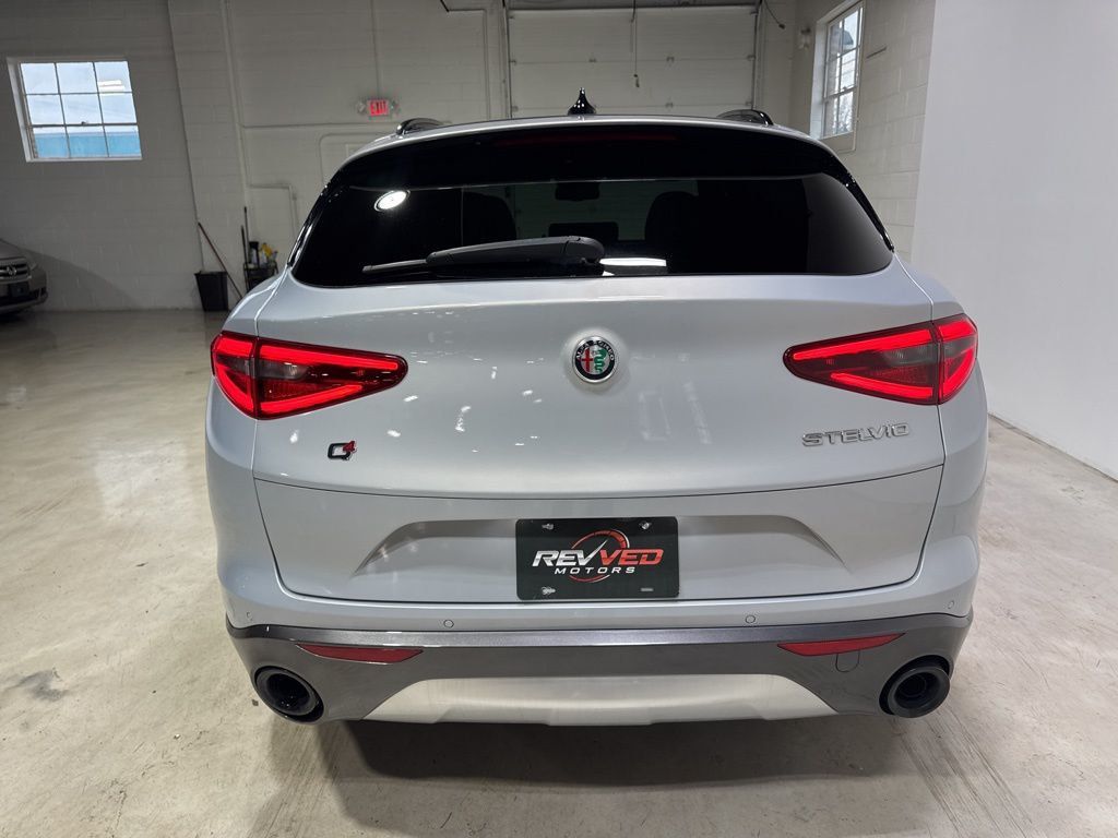 2022 Alfa Romeo Stelvio Ti - 23004131 - 5