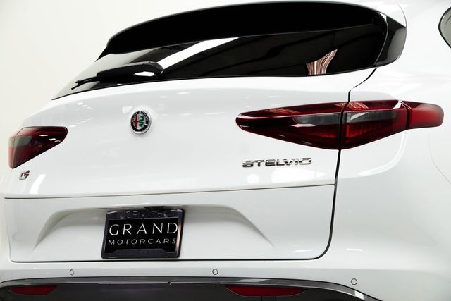 2022 Alfa Romeo Stelvio Ti - 23051710 - 11