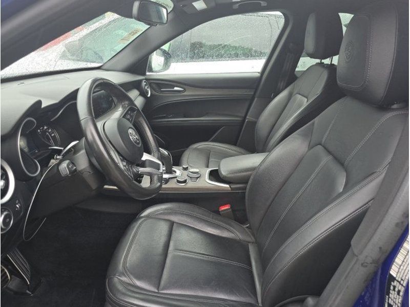 2022 Alfa Romeo Stelvio Ti photo 6
