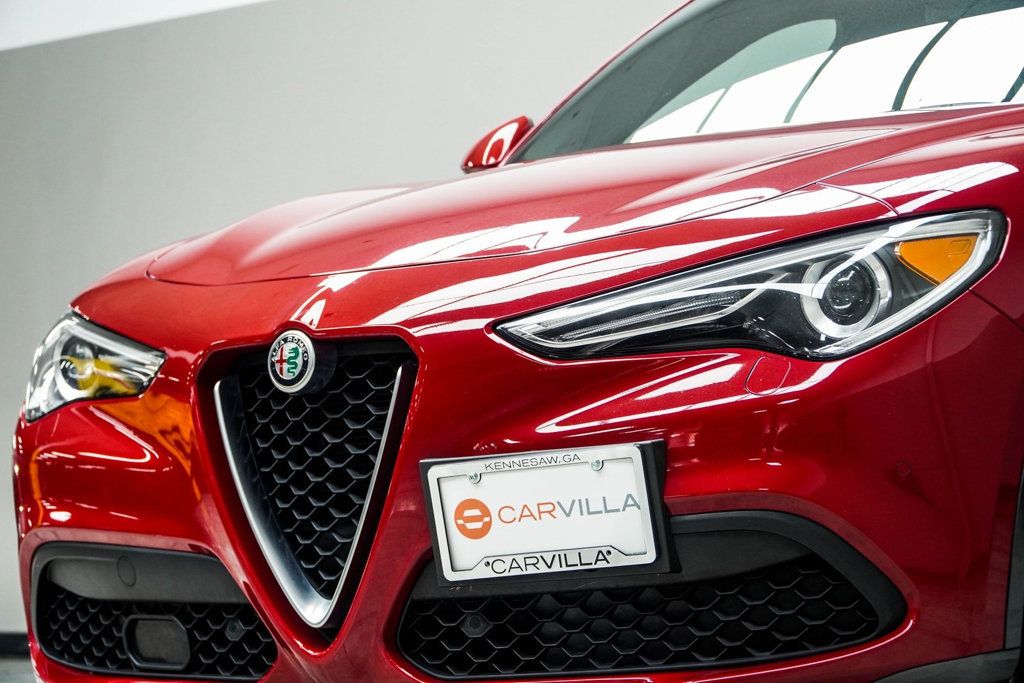 2022 Alfa Romeo Stelvio Ti photo 2