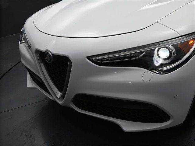 2022 Alfa Romeo Stelvio Ti photo 13