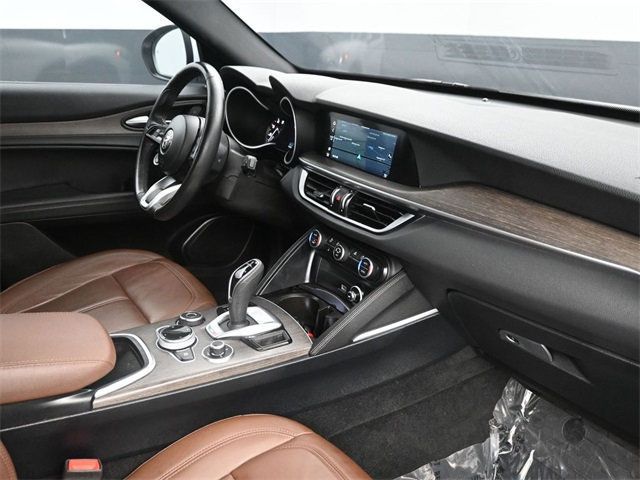 2022 Alfa Romeo Stelvio Ti photo 17