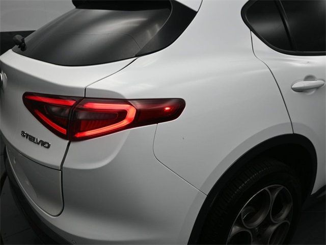 2022 Alfa Romeo Stelvio Ti photo 19