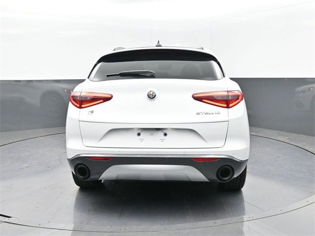 2022 Alfa Romeo Stelvio Ti photo 20