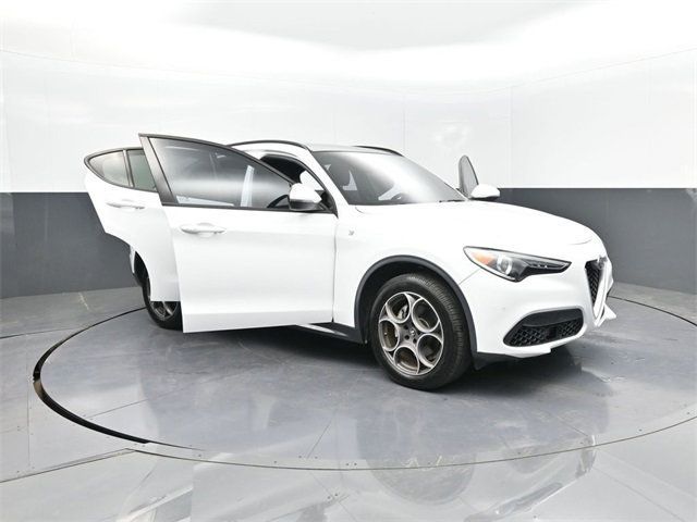 2022 Alfa Romeo Stelvio Ti photo 27