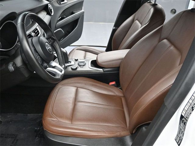 2022 Alfa Romeo Stelvio Ti photo 6