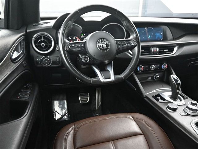 2022 Alfa Romeo Stelvio Ti photo 11