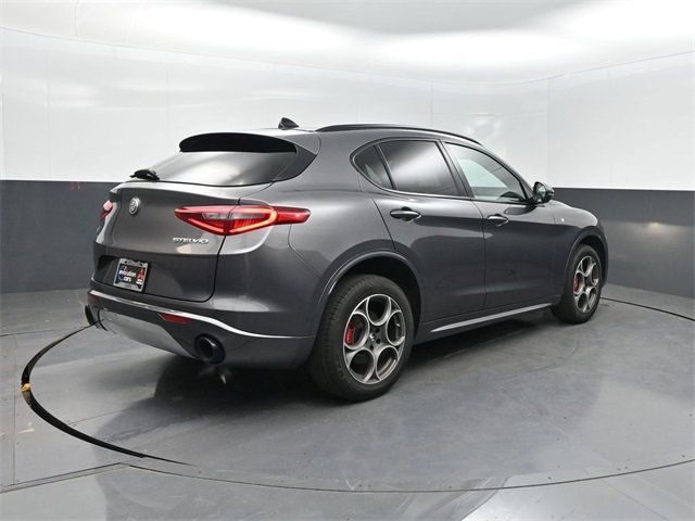 2022 Alfa Romeo Stelvio Ti photo 21