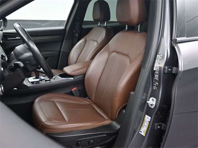 2022 Alfa Romeo Stelvio Ti photo 6