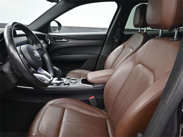 2022 Alfa Romeo Stelvio Ti photo 7