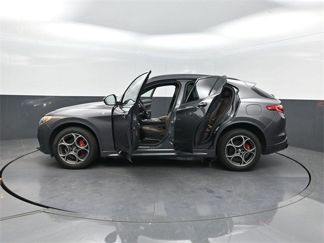 2022 Alfa Romeo Stelvio Ti - 22954197 - 28
