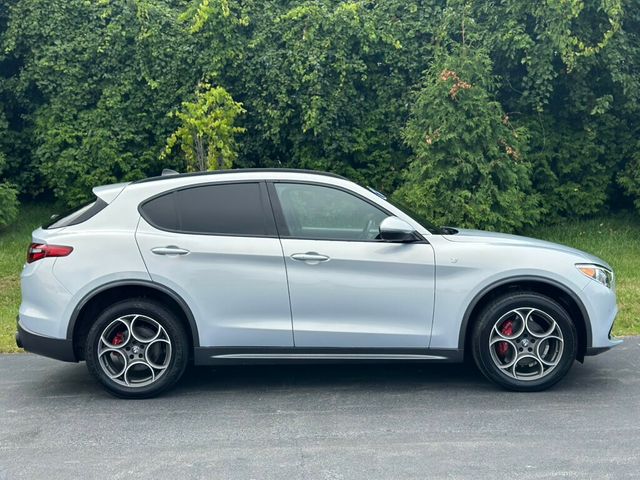 2022 Alfa Romeo Stelvio Ti AWD - 22917562 - 10