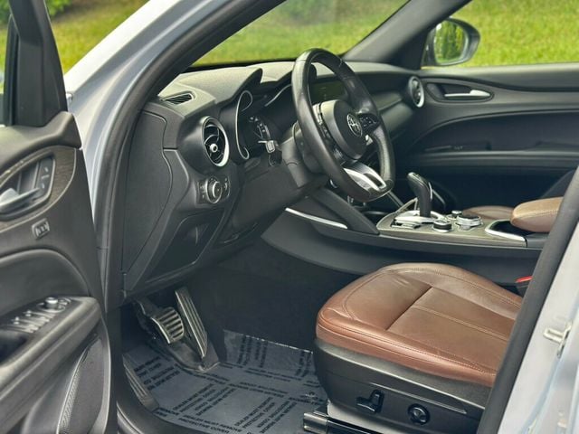 2022 Alfa Romeo Stelvio Ti AWD - 22917562 - 14