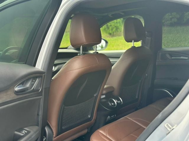 2022 Alfa Romeo Stelvio Ti AWD - 22917562 - 17