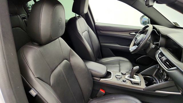 2022 Alfa Romeo Stelvio Ti AWD - 23036208 - 22